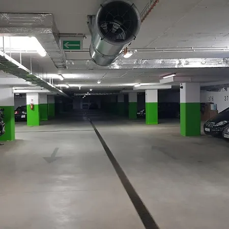 Boznicza Old Town Lux Apartment, Self Check-in 24h, Free Parking شقة