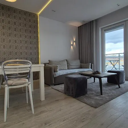 Boznicza Old Town Lux Apartment, Self Check-in 24h, Free Parking شقة بوزنان